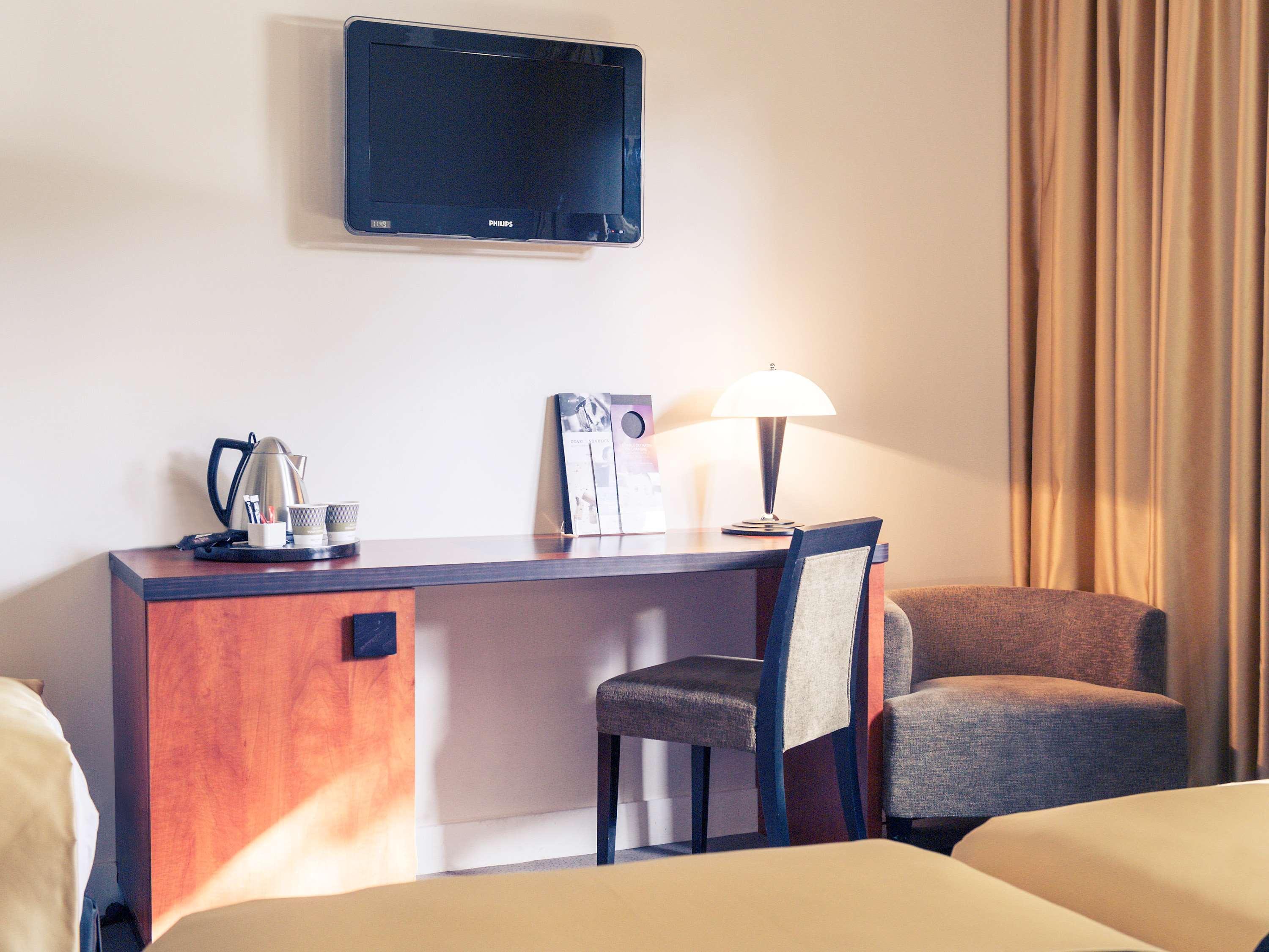 Mercure Maurepas Saint Quentin Exterior photo