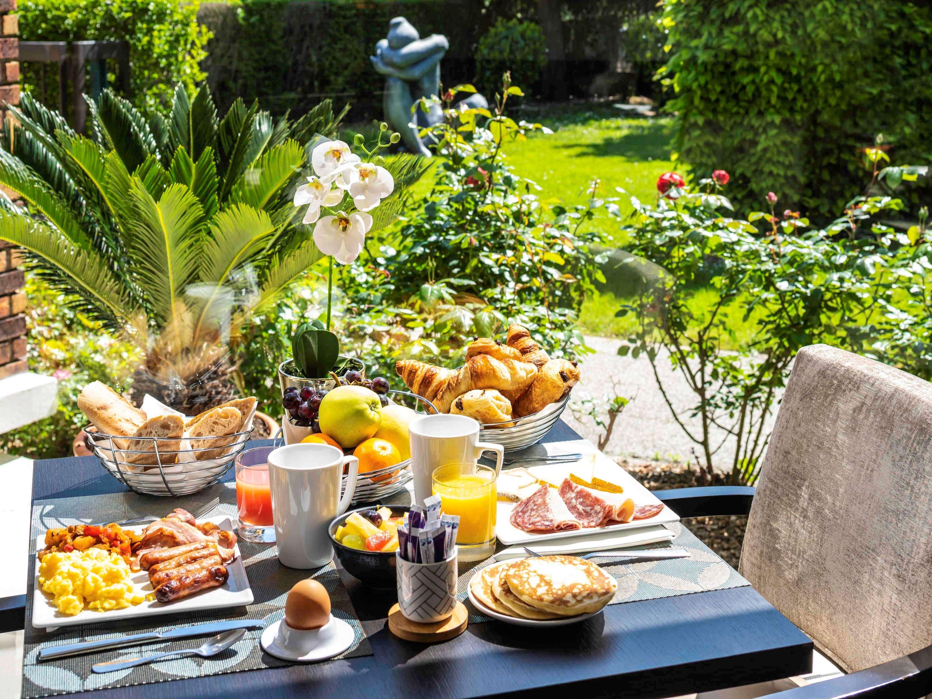 Mercure Maurepas Saint Quentin Exterior photo